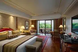 Cunningham Road hotel evening for Bangalore outcall