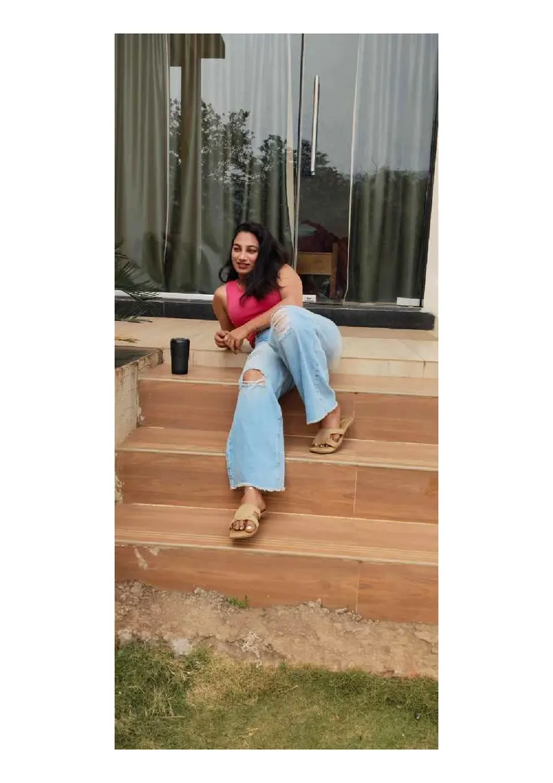 South Hot Telugu Model Urvashi Available escort